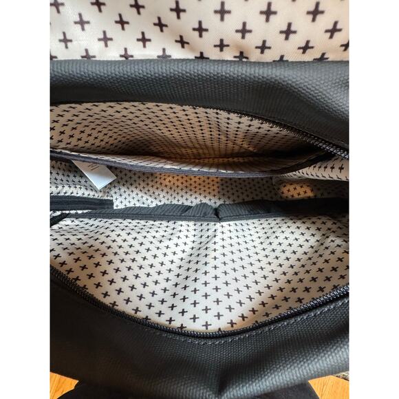 Petunia Pickle Bottom Black Baby Bag - Picture 4 of 6